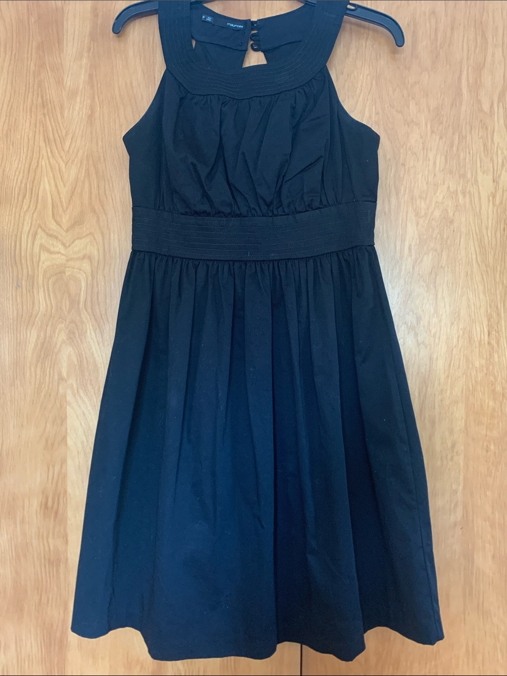 Maurice’s Little black Dress with Scoop Neck & keyhole cutout back cotton sz S